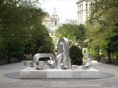 Melvin Edwards: Brighter Days,&nbsp;presented by Public Art Fund, City Hall Park, New York (2021). Photo: Dan Bradica